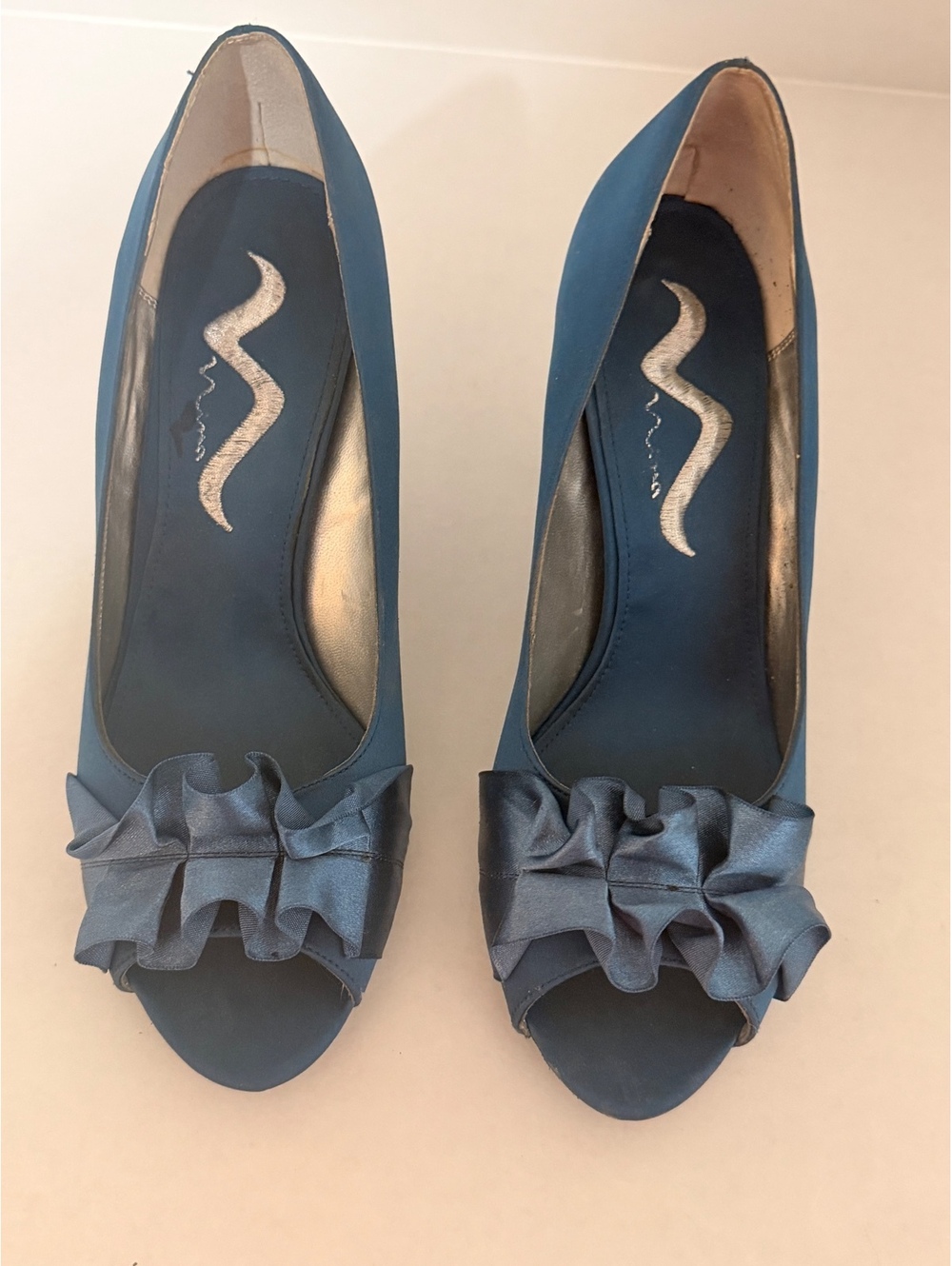 Nina New York Blue Satin Ruffle Peep Toe Heels Women’s Size 9.5US/EU40.5